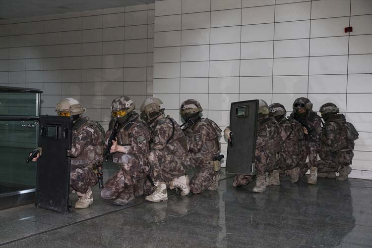 Ankara metrosunda nefes kesen anlar…