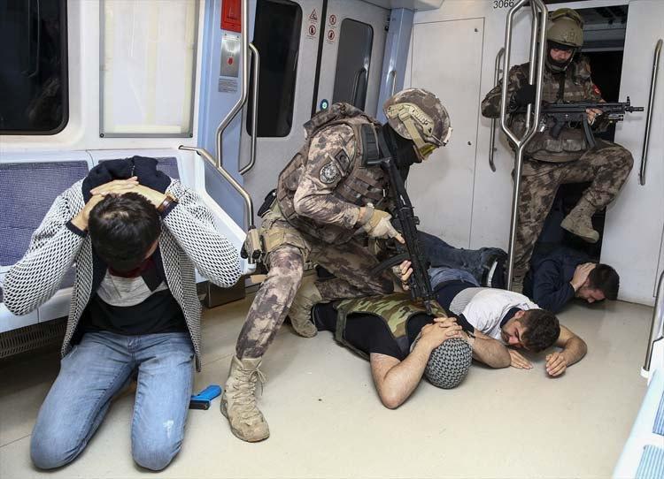 Ankara metrosunda nefes kesen anlar…