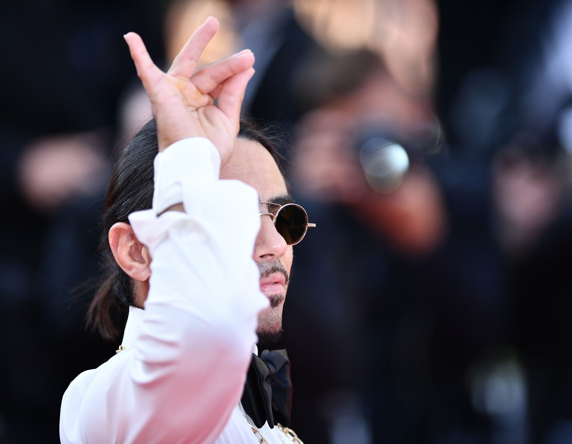 Kırmızı halıyı tuzladı