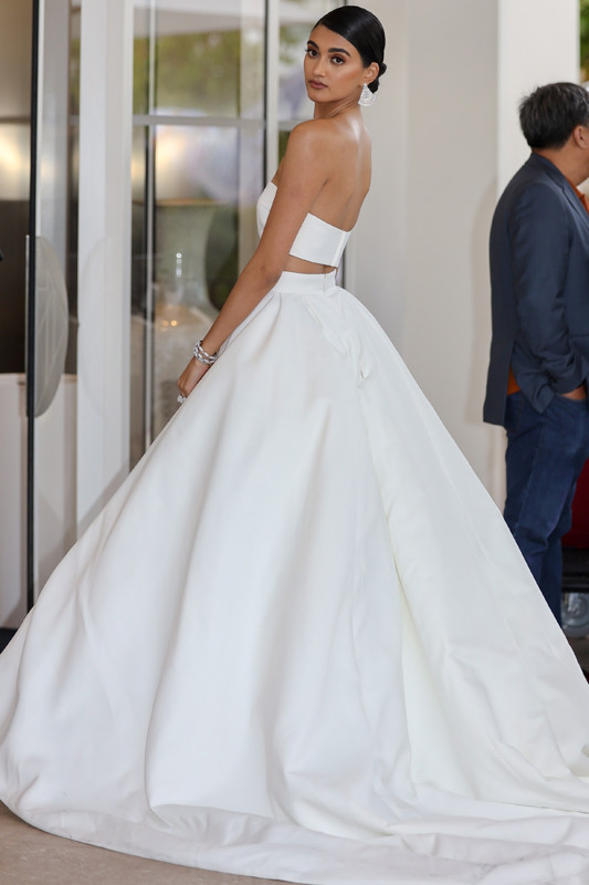 Buraya gelen herkes bir gün bu kapıdan geçecek