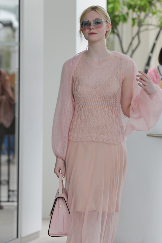 Buraya gelen herkes bir gün bu kapıdan geçecek