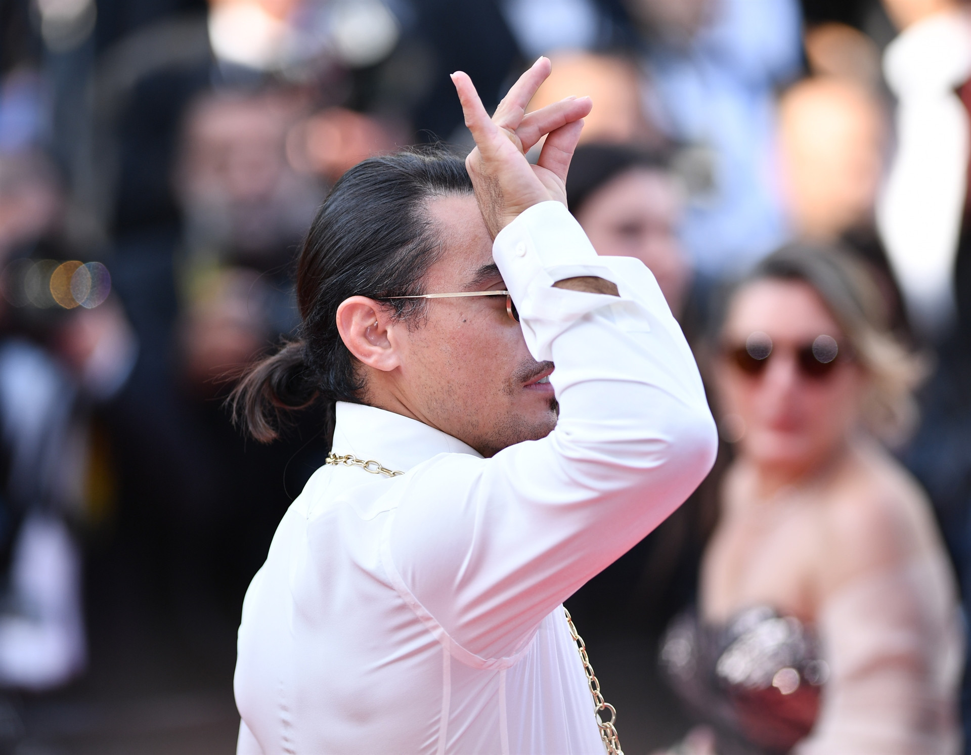 Önce kırmızı halıyı tuzladı  sonra ödül aldı