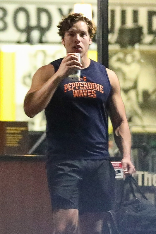 Evet, o benim tek gecelik yasak ilişkiden doğan oğlum: Babasının kopyası