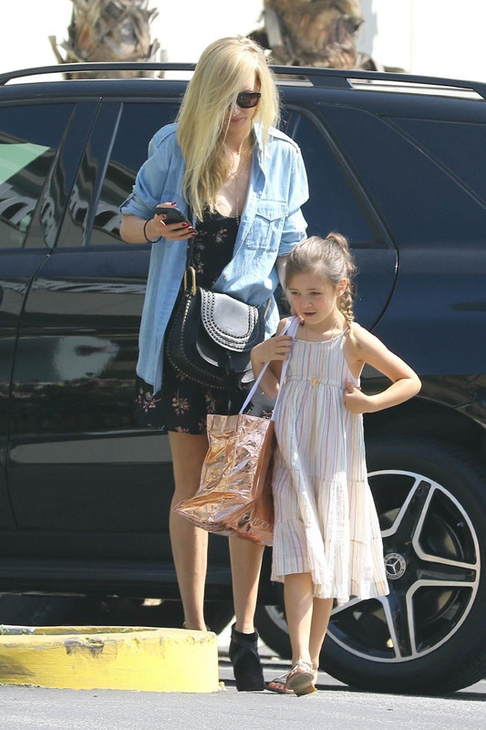 Evet, o benim tek gecelik yasak ilişkiden doğan oğlum: Babasının kopyası