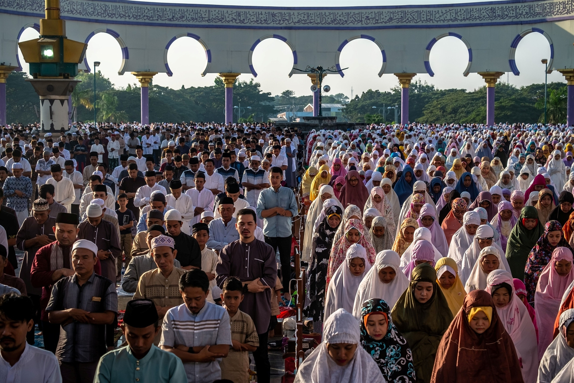Bazı ülkeler Ramazan Bayramına bugün başladı