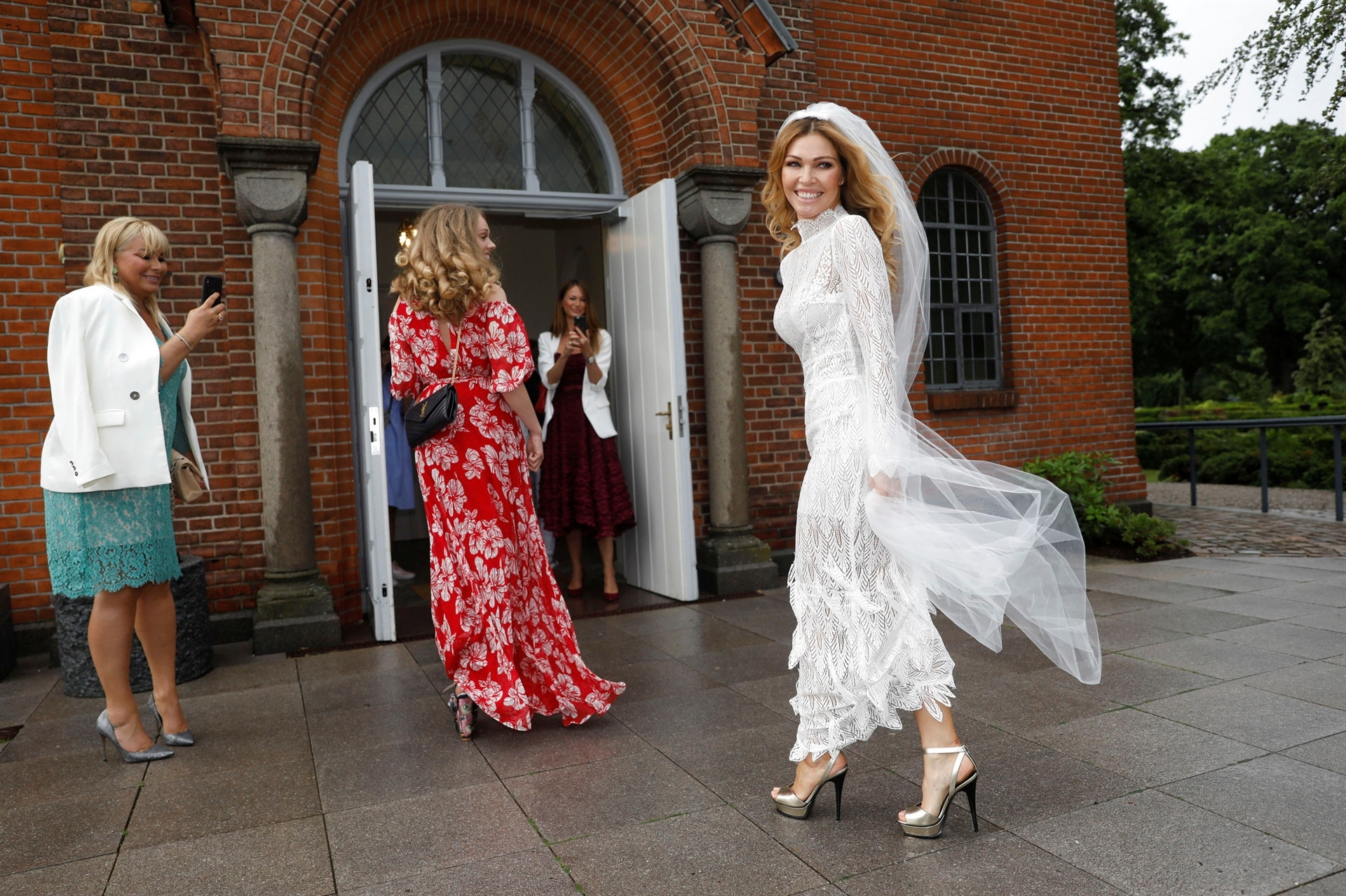 Peter Schmeichel, eski Playboy güzeli ile evlendi