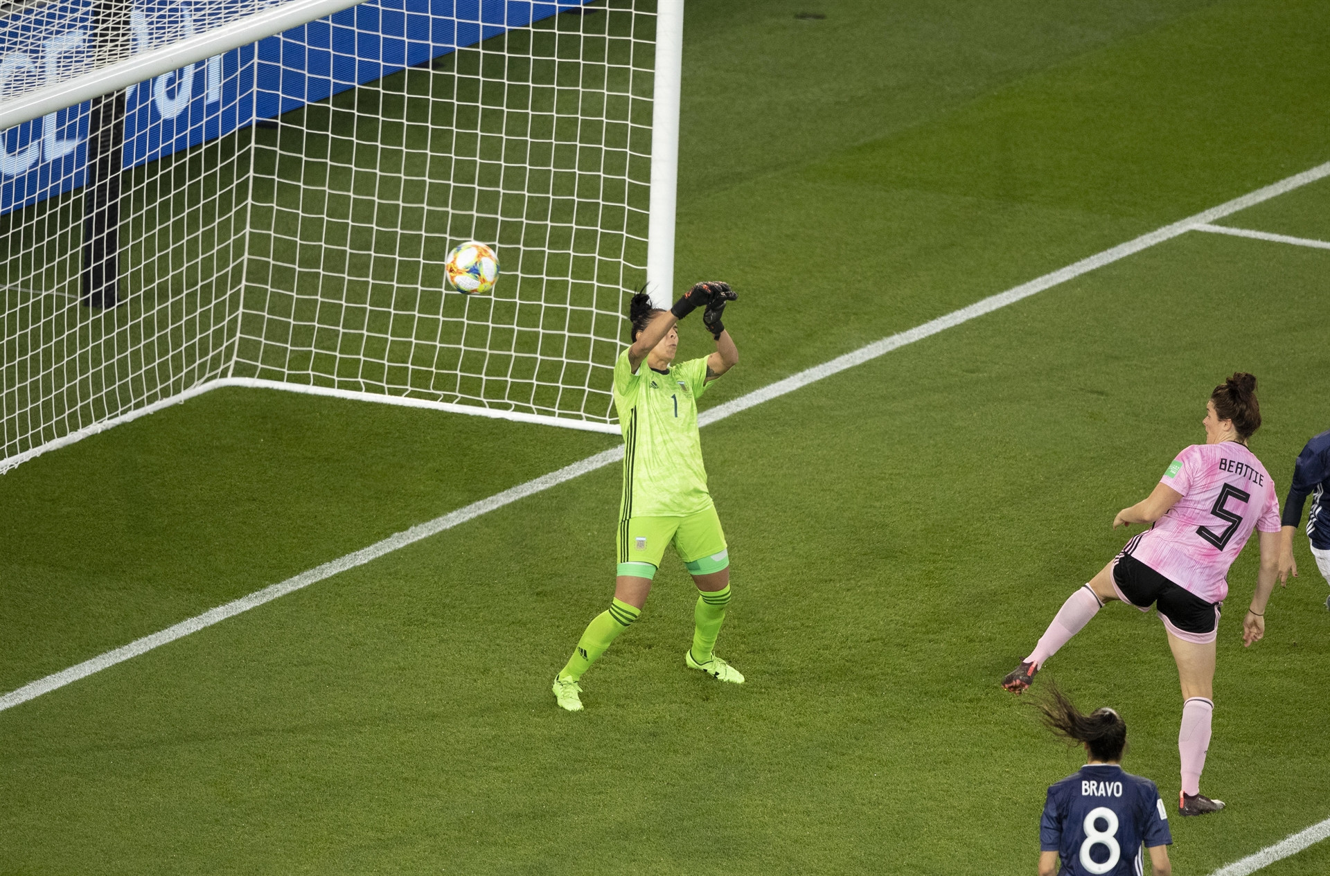 VAR bu sefer kadınları yaktı Büyük üzüntü...