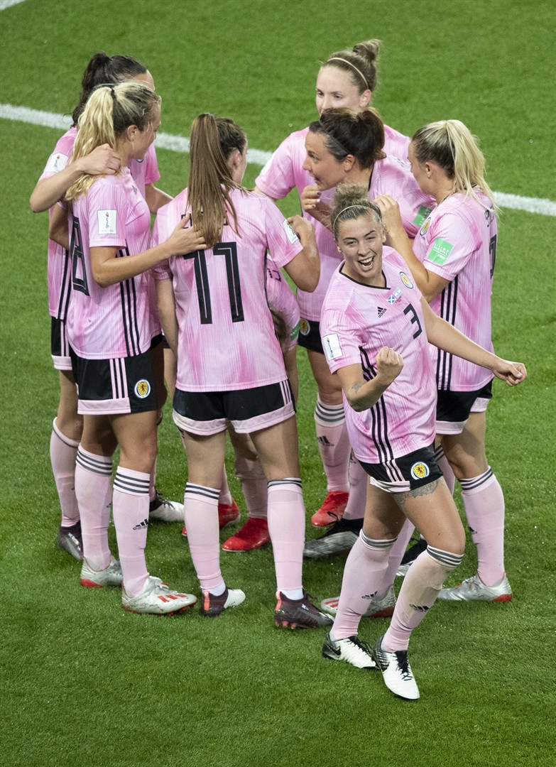 VAR bu sefer kadınları yaktı Büyük üzüntü...