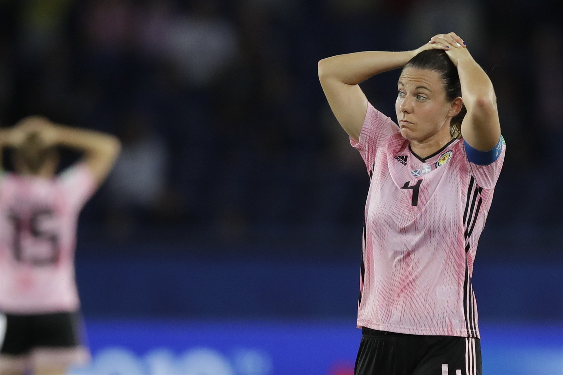 VAR bu sefer kadınları yaktı Büyük üzüntü...