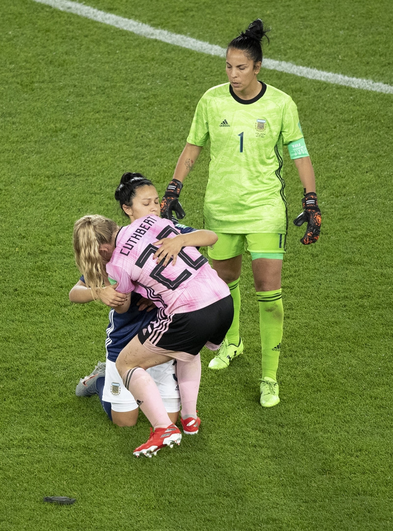 VAR bu sefer kadınları yaktı Büyük üzüntü...