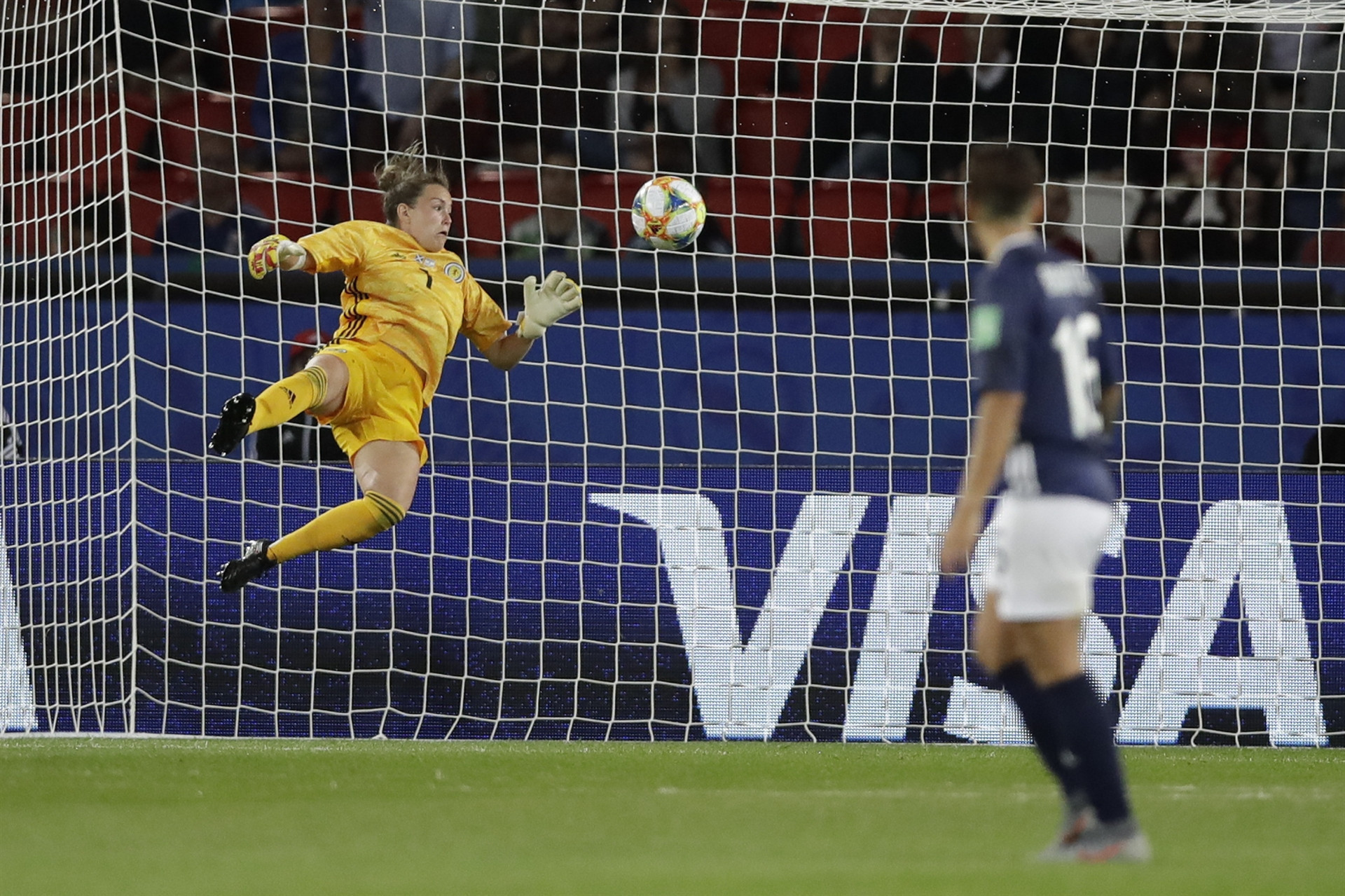 VAR bu sefer kadınları yaktı Büyük üzüntü...