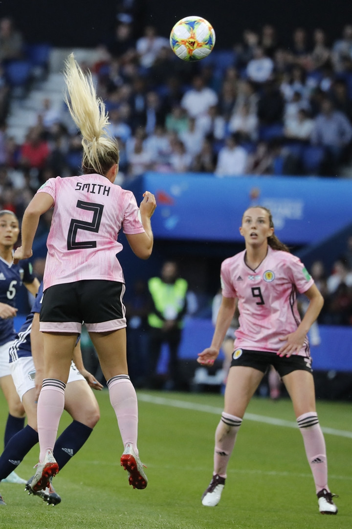 VAR bu sefer kadınları yaktı Büyük üzüntü...