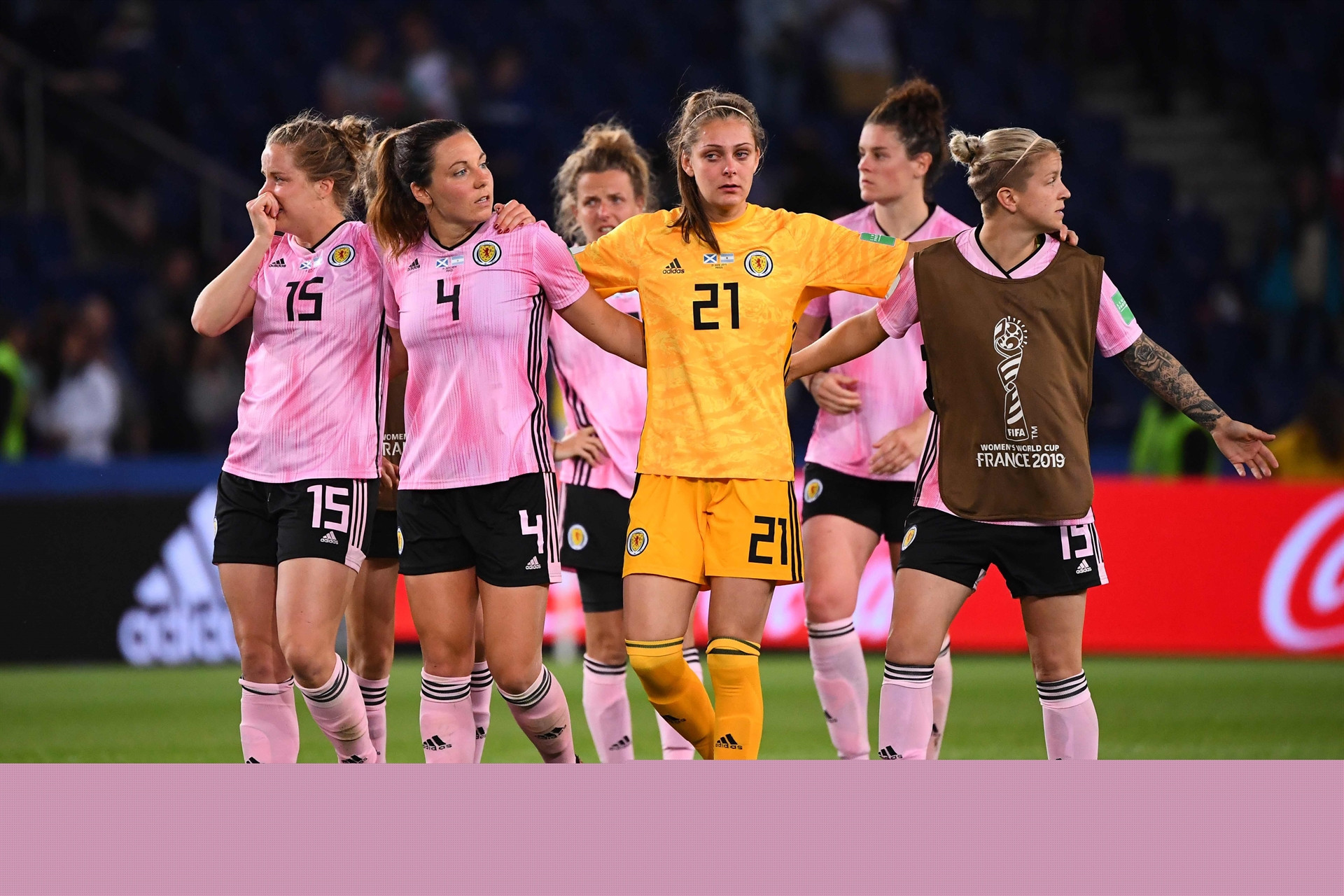 VAR bu sefer kadınları yaktı Büyük üzüntü...