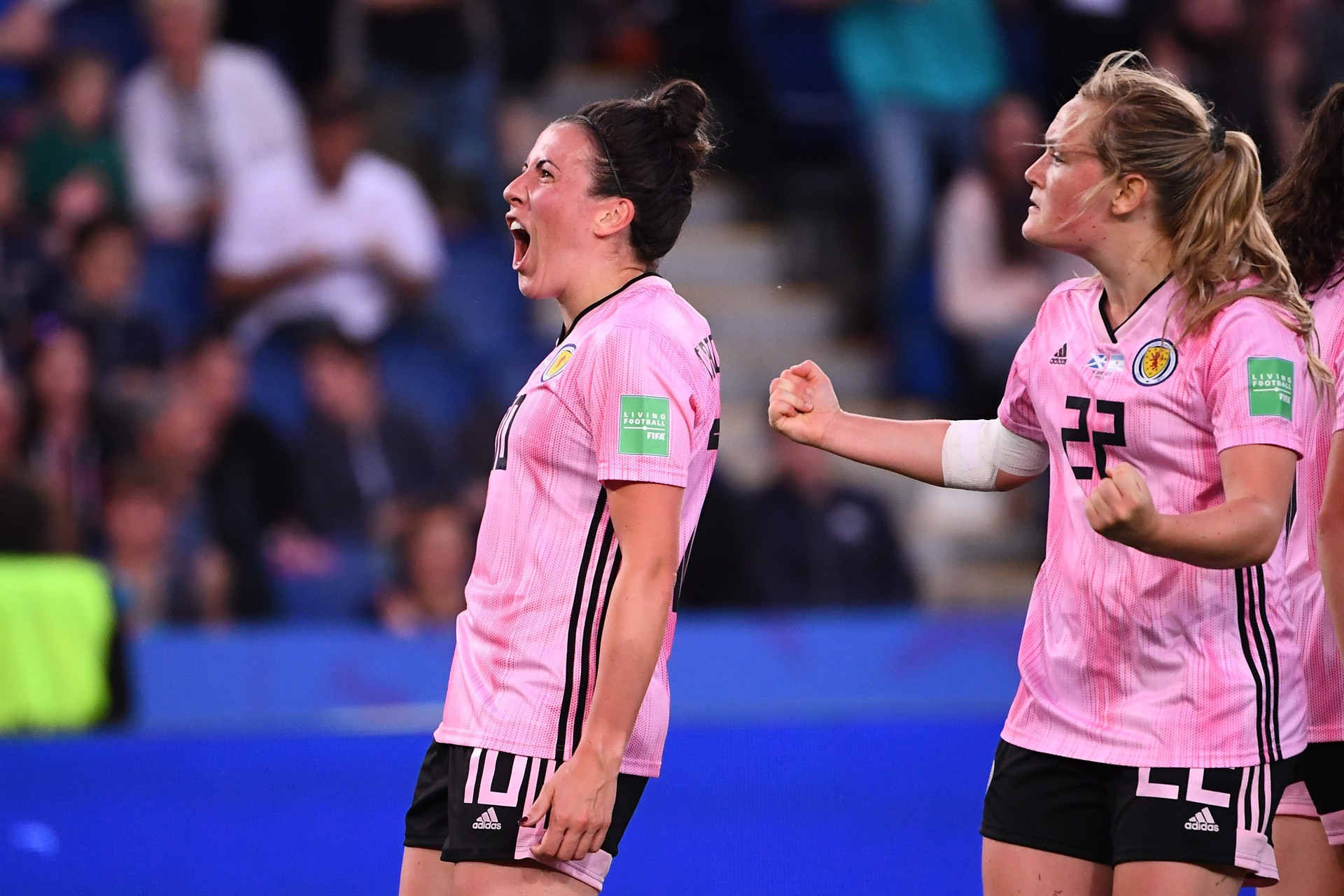 VAR bu sefer kadınları yaktı Büyük üzüntü...