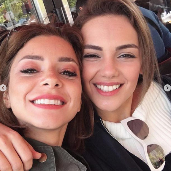 O fotoğraflar dostluğu bitirdi