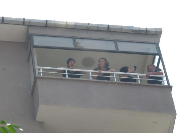 Kadıköyde yangın: Anne baba öldü, engelli oğulları kurtarıldı