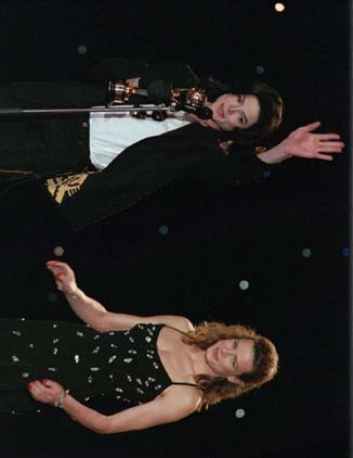 Dünyayı sarsacak iddia Striptiz yapmaya başladı ve...