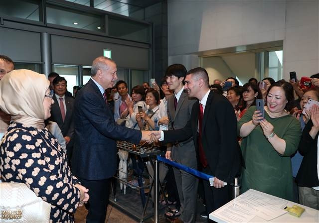 Cumhurbaşkanı Erdoğandan sergi ziyareti