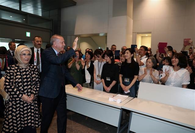 Cumhurbaşkanı Erdoğandan sergi ziyareti