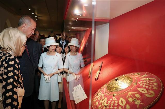 Cumhurbaşkanı Erdoğandan sergi ziyareti
