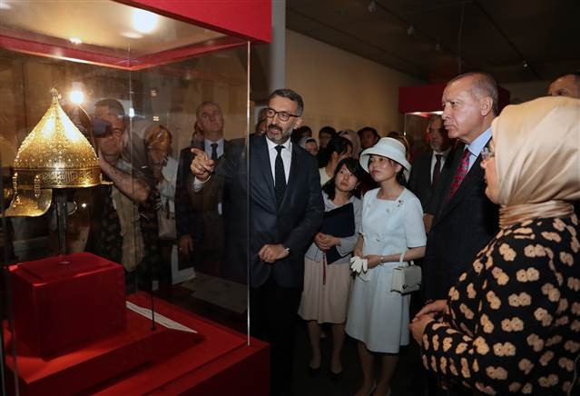 Cumhurbaşkanı Erdoğandan sergi ziyareti