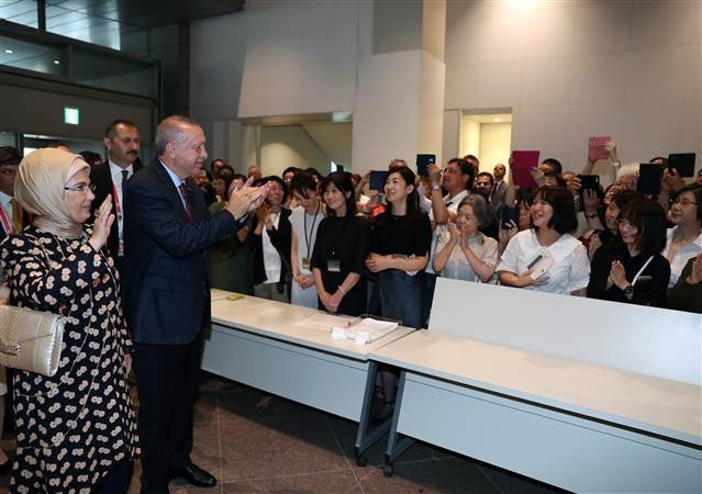 Cumhurbaşkanı Erdoğandan sergi ziyareti