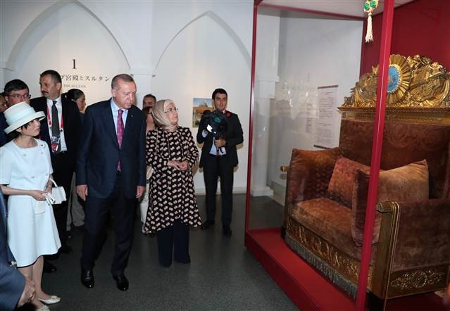 Cumhurbaşkanı Erdoğandan sergi ziyareti