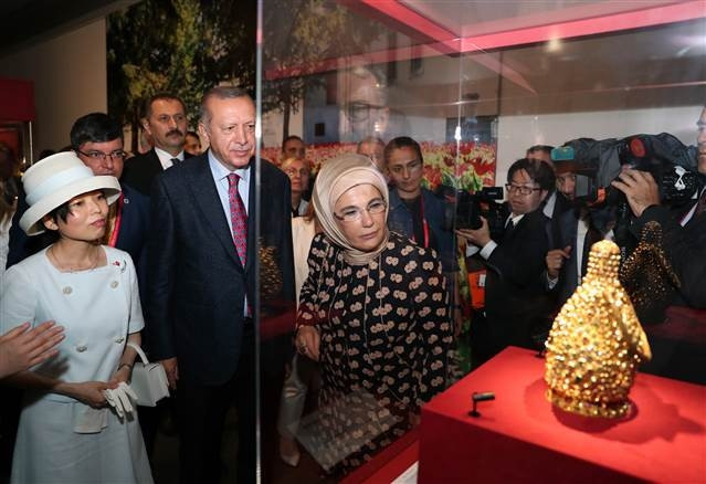 Cumhurbaşkanı Erdoğandan sergi ziyareti