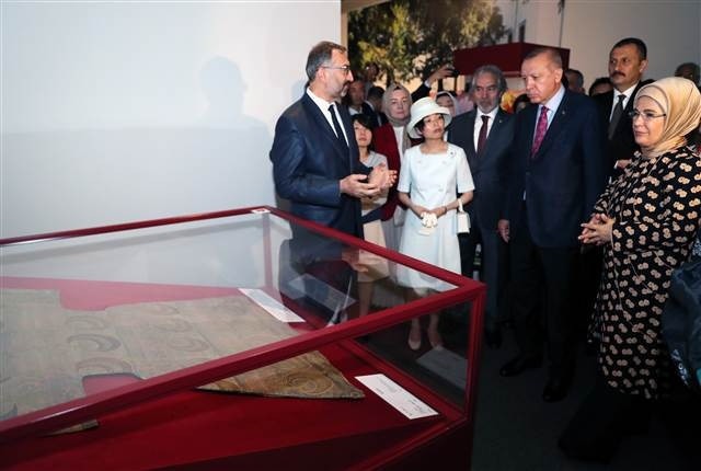 Cumhurbaşkanı Erdoğandan sergi ziyareti