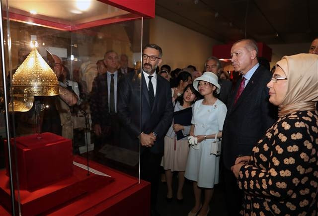 Cumhurbaşkanı Erdoğandan sergi ziyareti