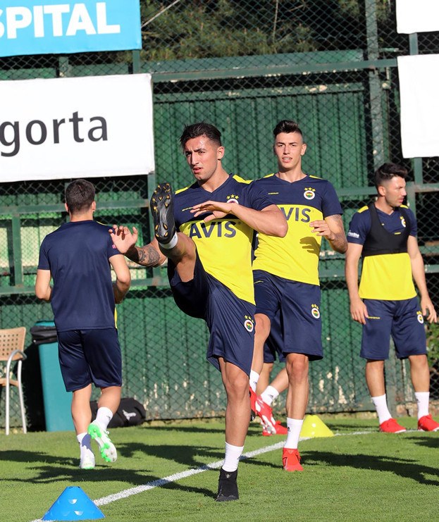 Fenerbahçenin yeni transferleri idmana çıktı