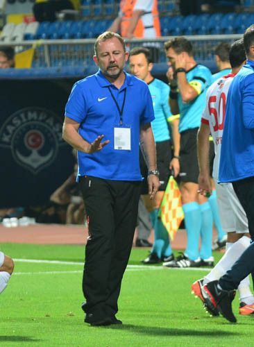 Süper Ligin en çok kazanan hocası Tesadüf...