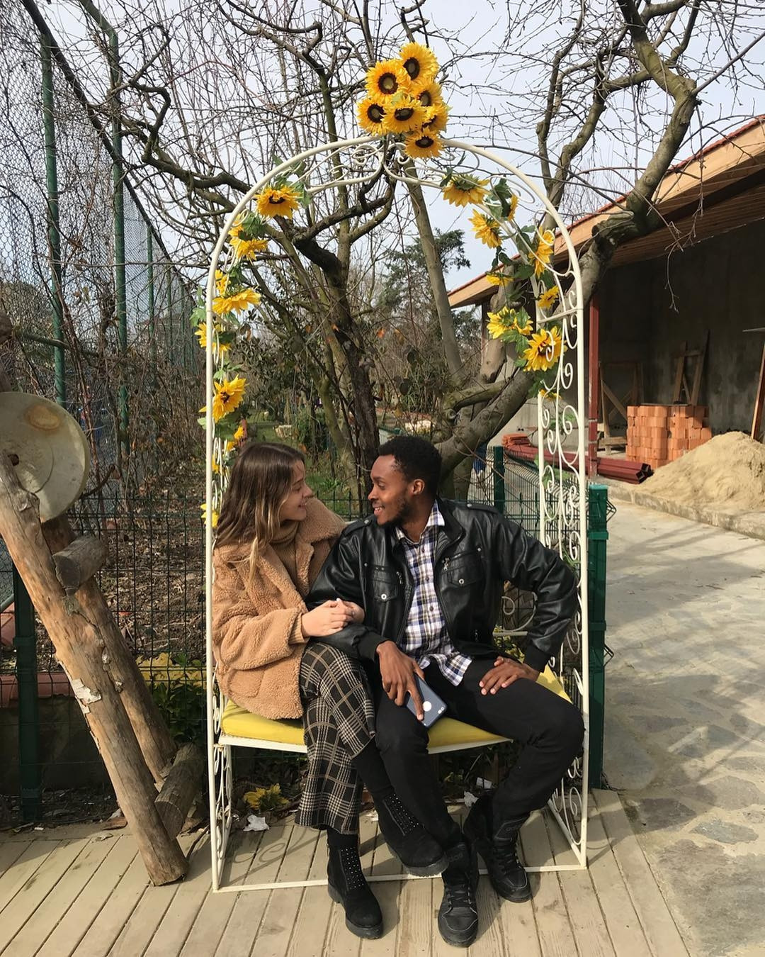 Selami Şahin’in kızı sevgilisiyle Zambiya’ya gitti Yer sofrasına oturdu, geleneksel yemekleri tattı Selami Şahin’in kızı sevgilisiyle Zambiya’ya gitti Yer sofrasına oturdu, geleneksel yemekleri tattı