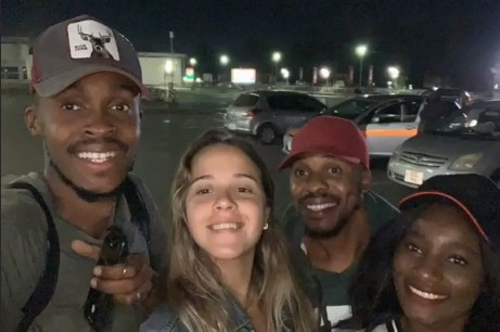 Selami Şahin’in kızı sevgilisiyle Zambiya’ya gitti Yer sofrasına oturdu, geleneksel yemekleri tattı Selami Şahin’in kızı sevgilisiyle Zambiya’ya gitti Yer sofrasına oturdu, geleneksel yemekleri tattı