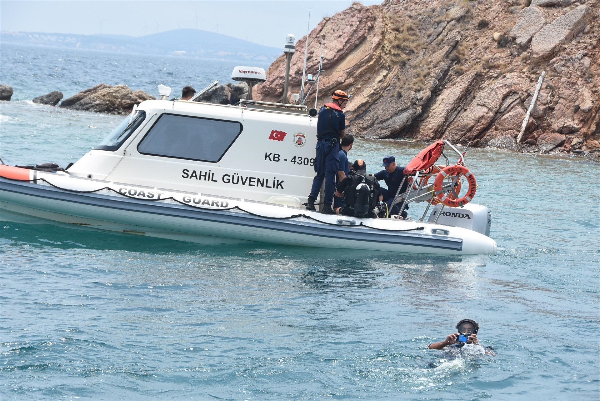 Bakan Pakdemirli Çeşmede dalış yaptı