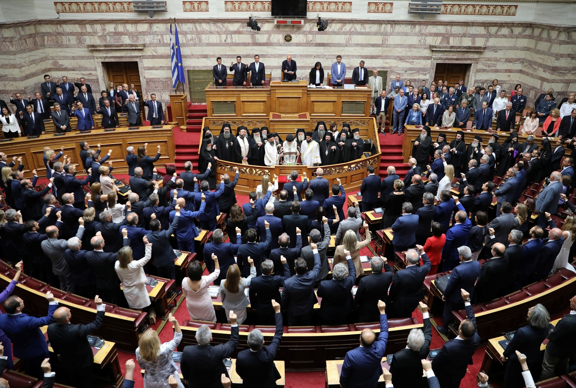 Yunan Meclisinde yemin töreni