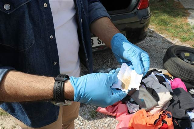 Alüminyum folyo ve sütyen düzenekli hırsızlık