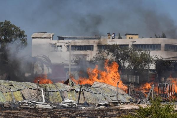 İzmirde palet fabrikasında yangın
