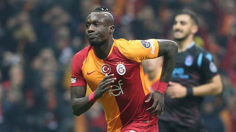 Galatasaraydan flaş transfer hamlesi Radamel Falcaonun ardından...