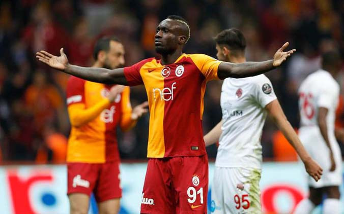 Galatasaraydan flaş transfer hamlesi Radamel Falcaonun ardından...