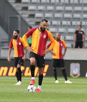 Galatasaraydan flaş transfer hamlesi Radamel Falcaonun ardından...