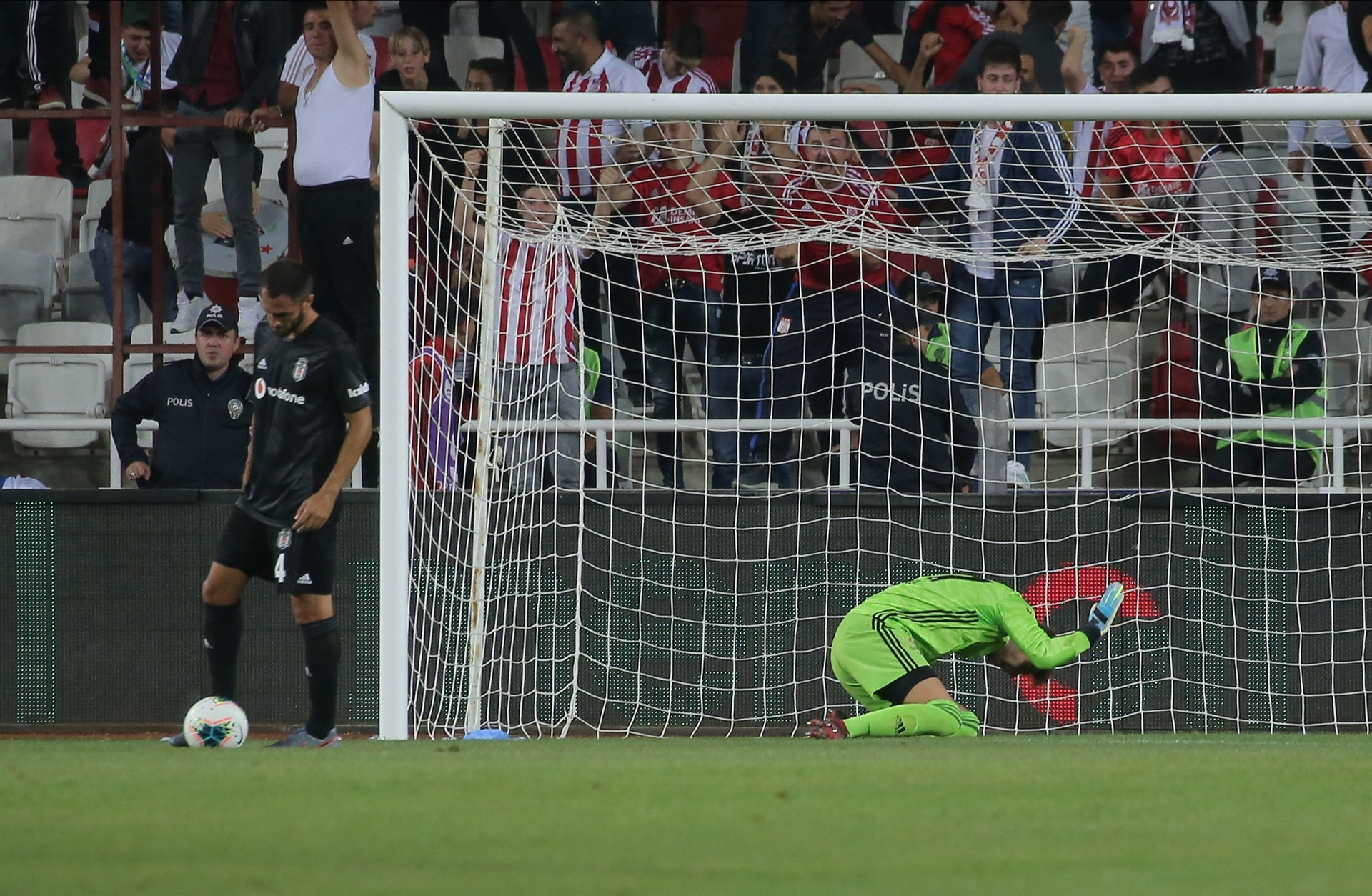Sivasspor - Beşiktaş maçından görüntüler