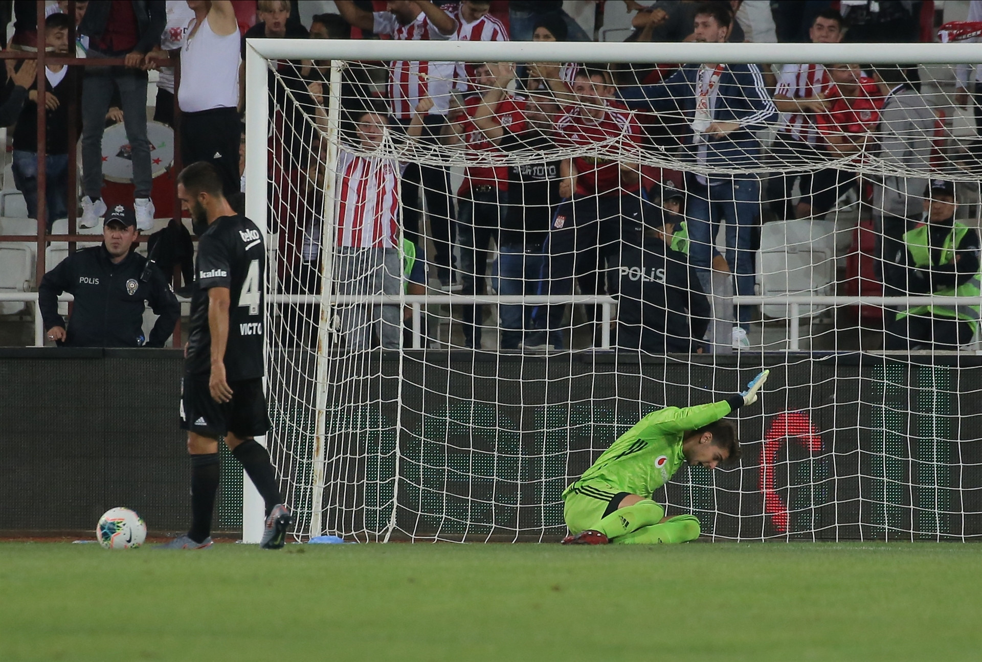 Sivasspor - Beşiktaş maçından görüntüler
