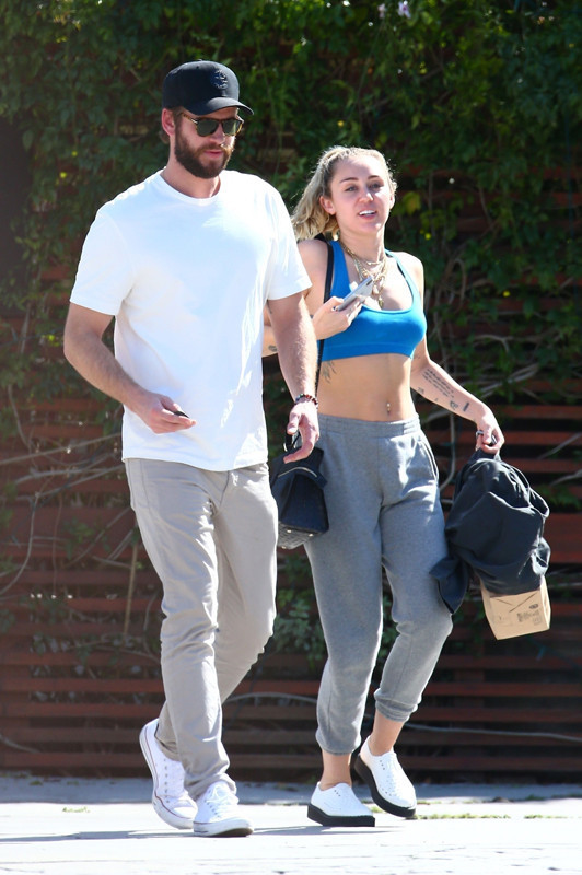 Herkese dil çıkarıyor olabilirim ama kocamı aldatmadım Herkese dil çıkarıyor olabilirim ama kocamı aldatmadım