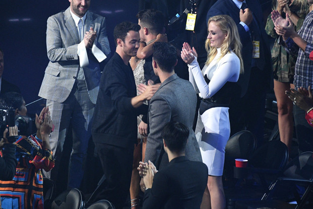 Sonucu duyunca herkes karısına sarıldı, o öylece kaldı: Öpecek kimsem yok