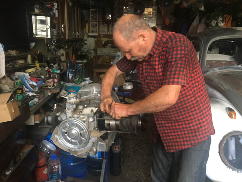 Hepsine çocuğu gibi bakıyor Son halleri inanılmaz... Hepsine çocuğu gibi bakıyor Son halleri inanılmaz...