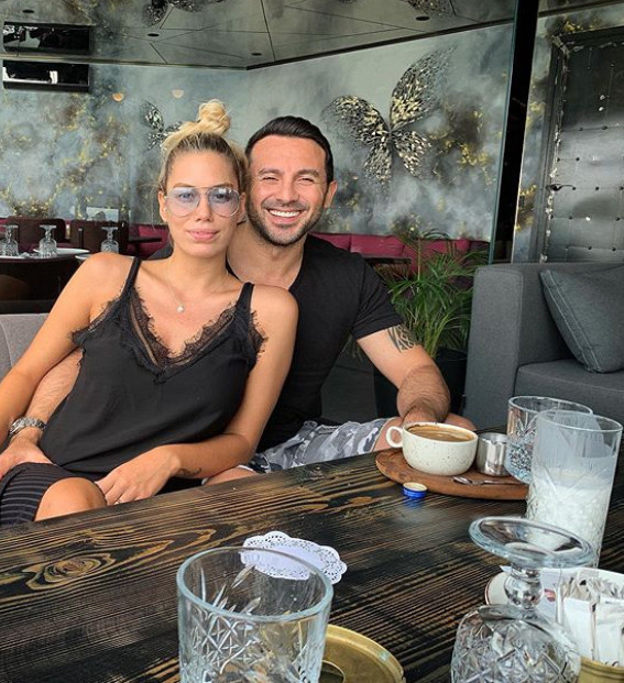 Ahmet Dursun hayatının imzasını attı Asena Demirbağ ile evlendi...