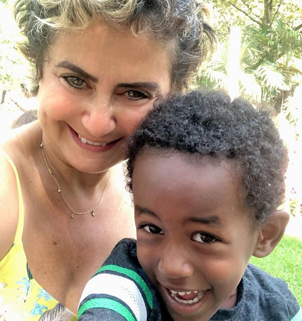 Azur Beyin okulda ilk günü: O da Londrada okuyor