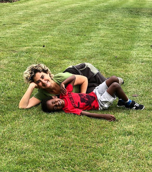 Azur Beyin okulda ilk günü: O da Londrada okuyor