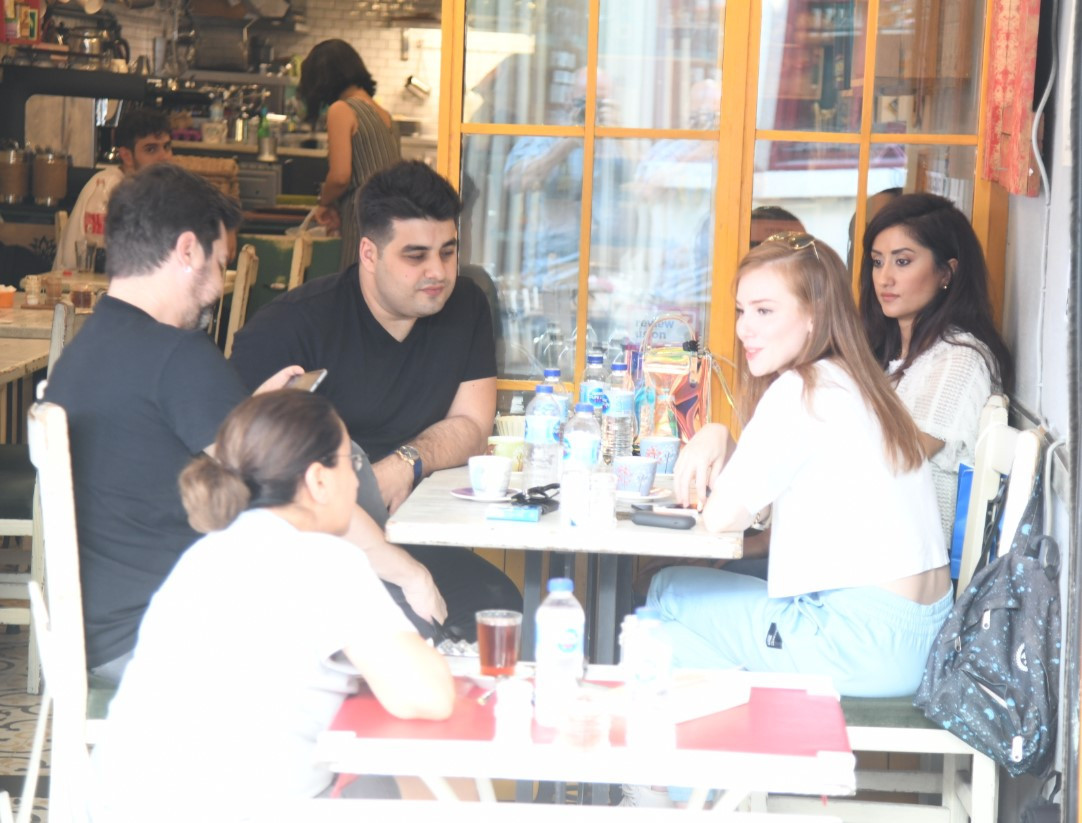 Elçin Sangunun kahvaltı keyfi